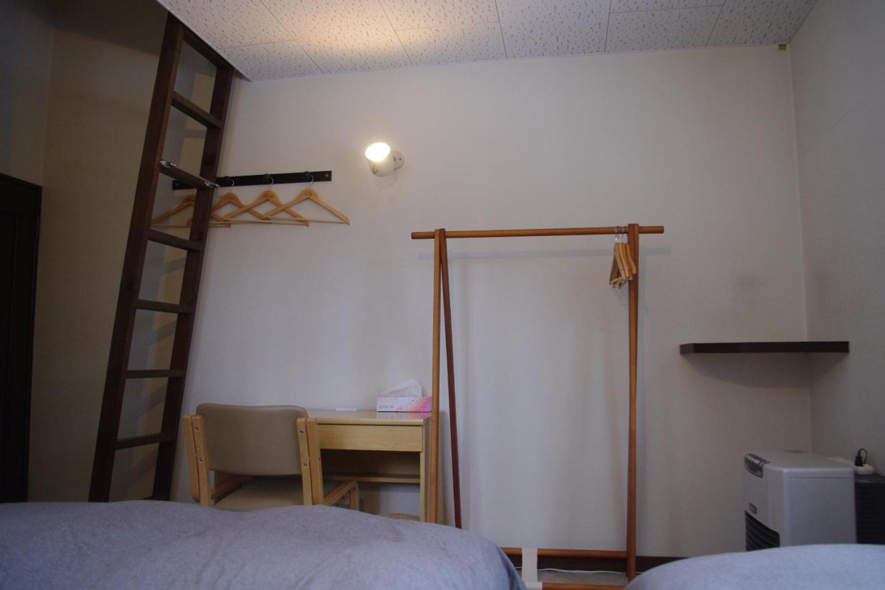 Sunny Side Hut Bed and Breakfast Hakuba Exterior foto